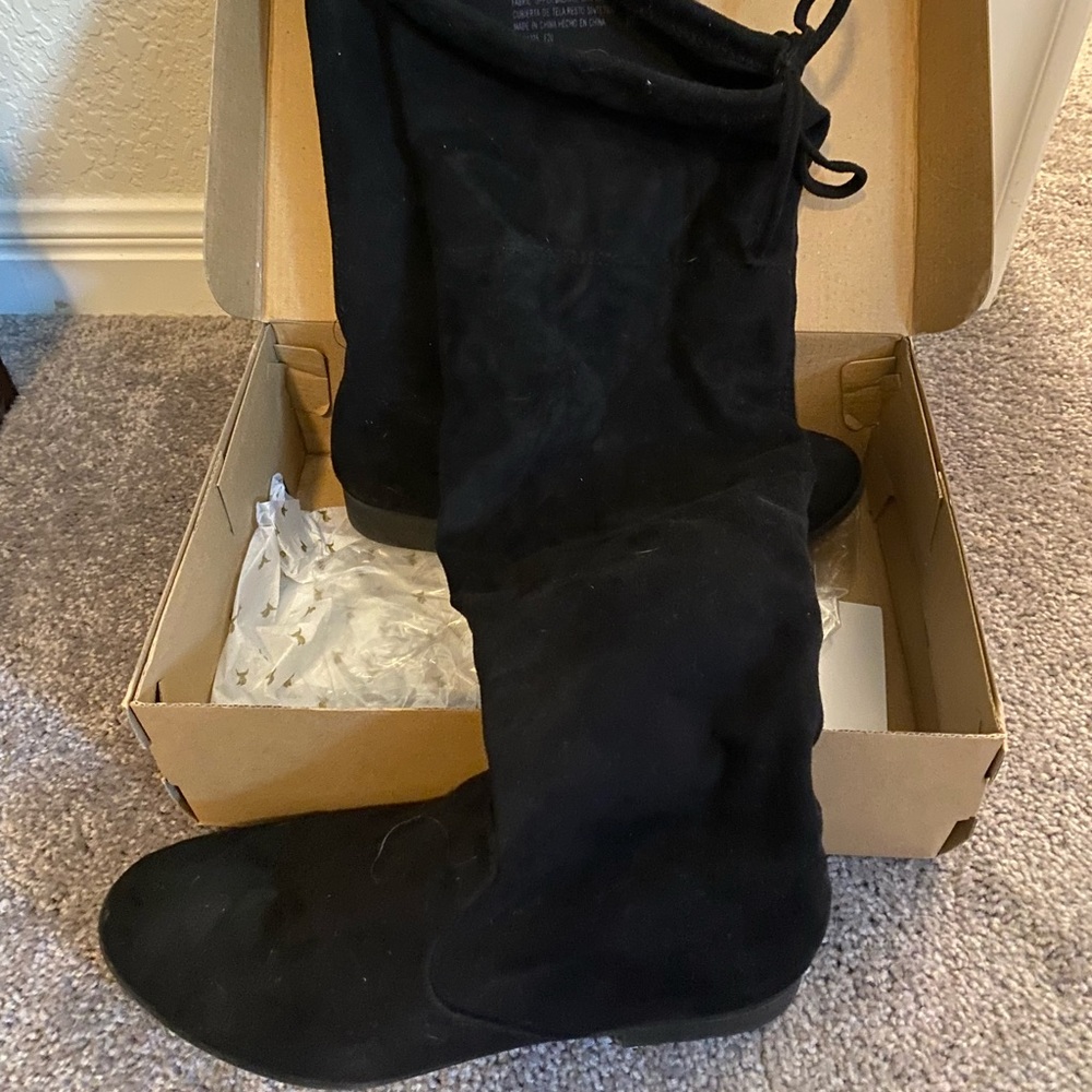 Used-Over the knee black suede boots